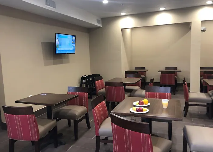 Comfort Inn & Suites Orange County John Wayne Airport